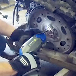 Flywheel Removal with Mini-Ductor Venom